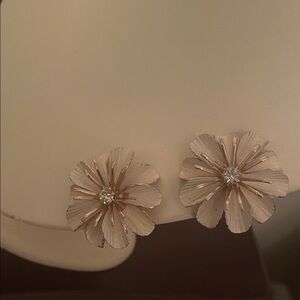 Elegant Floral Gold Earrings